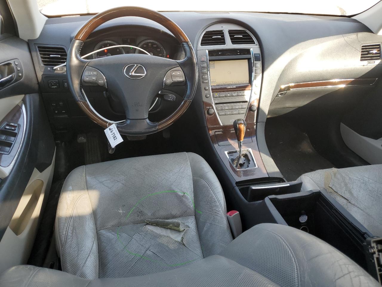 2011 Lexus ES - Image 8