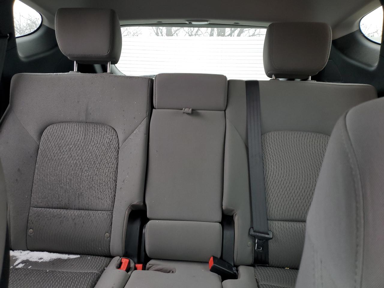 2015 Hyundai Santa Fe - Image 10