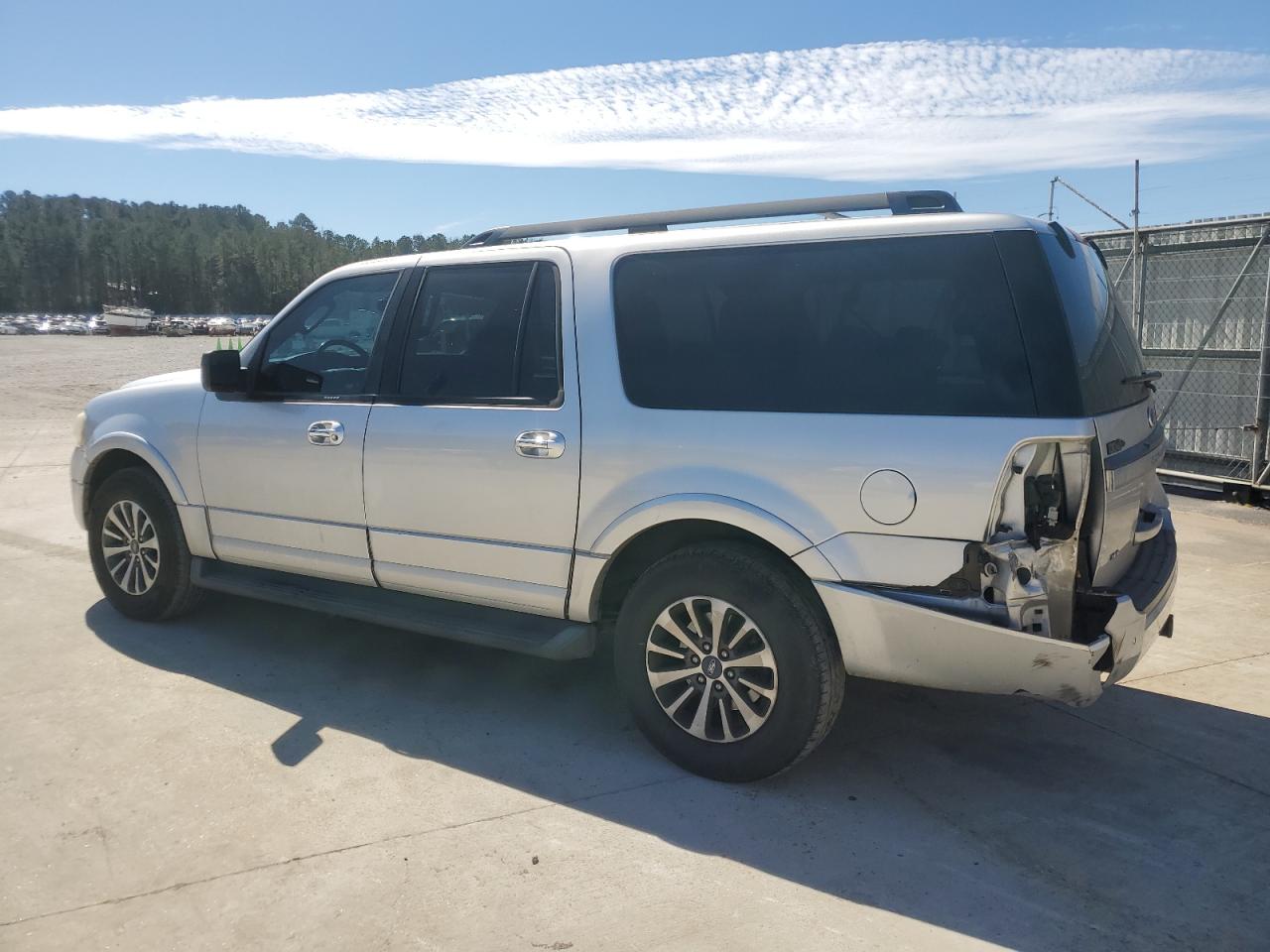 2015 Ford Expedition - Image 2