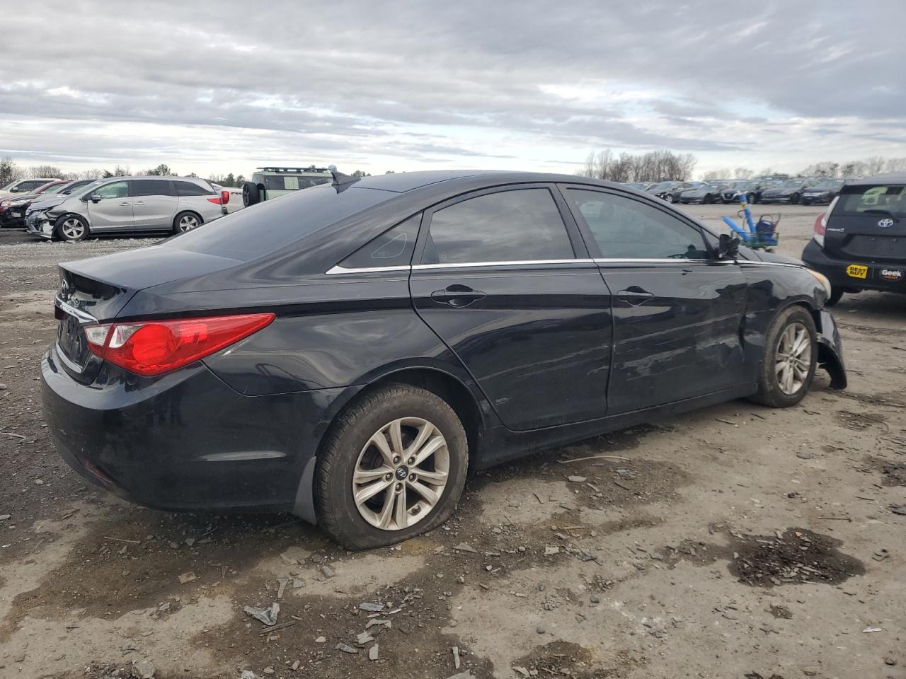2013 Hyundai Sonata - Image 3