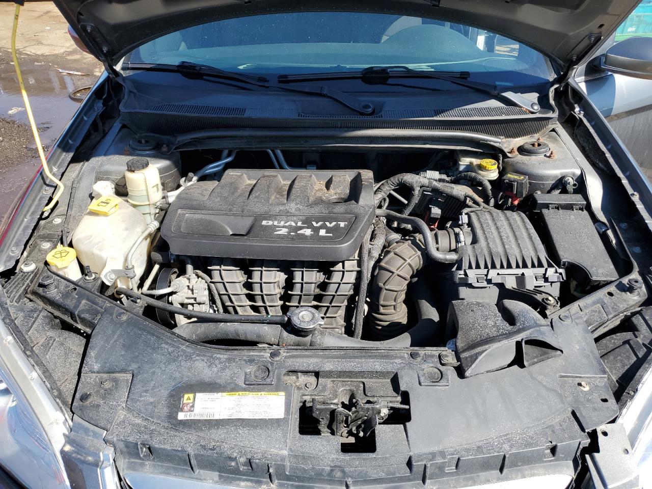 2013 Chrysler 200 - Image 11