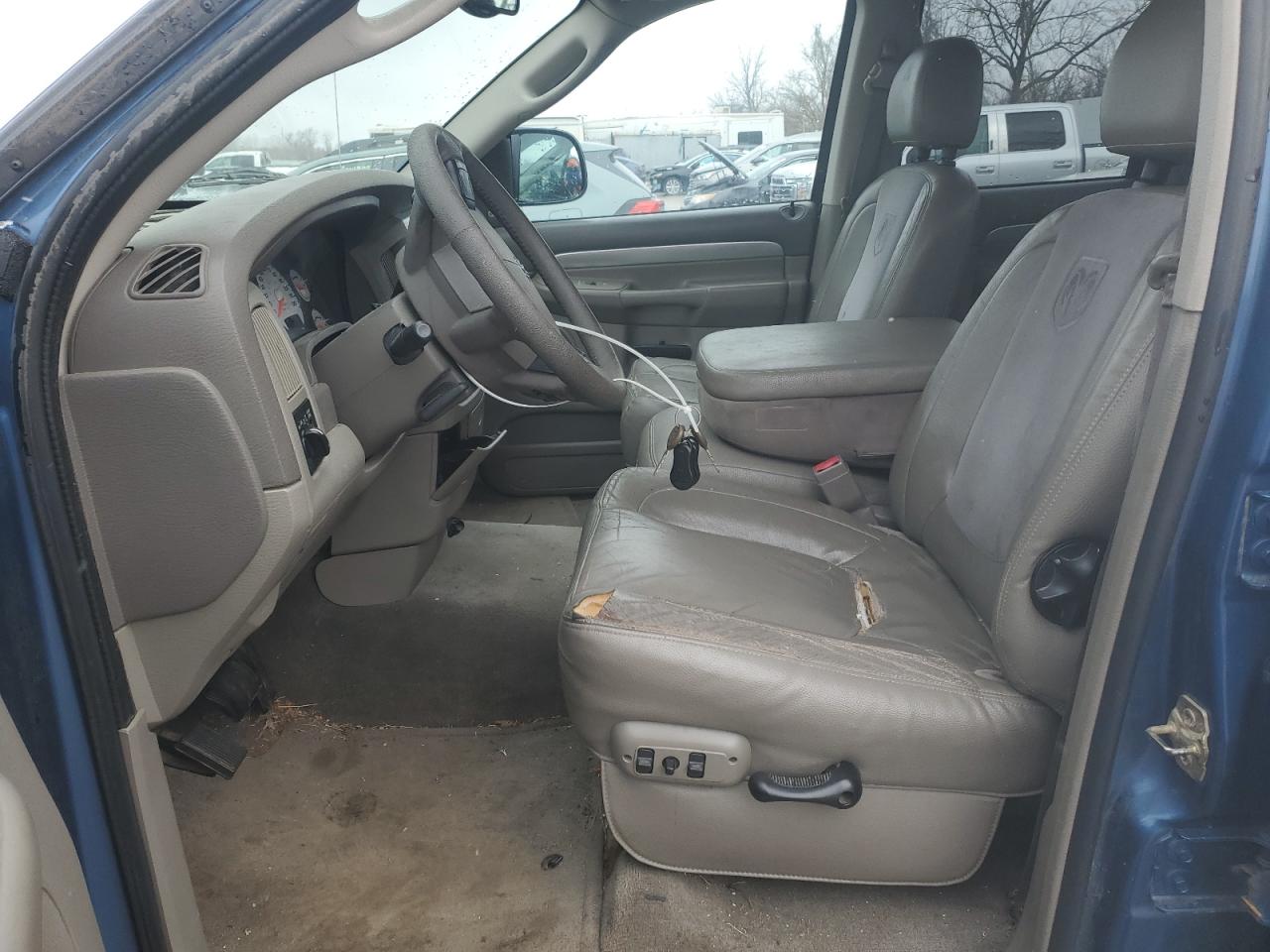 2004 Dodge RAM - Image 7