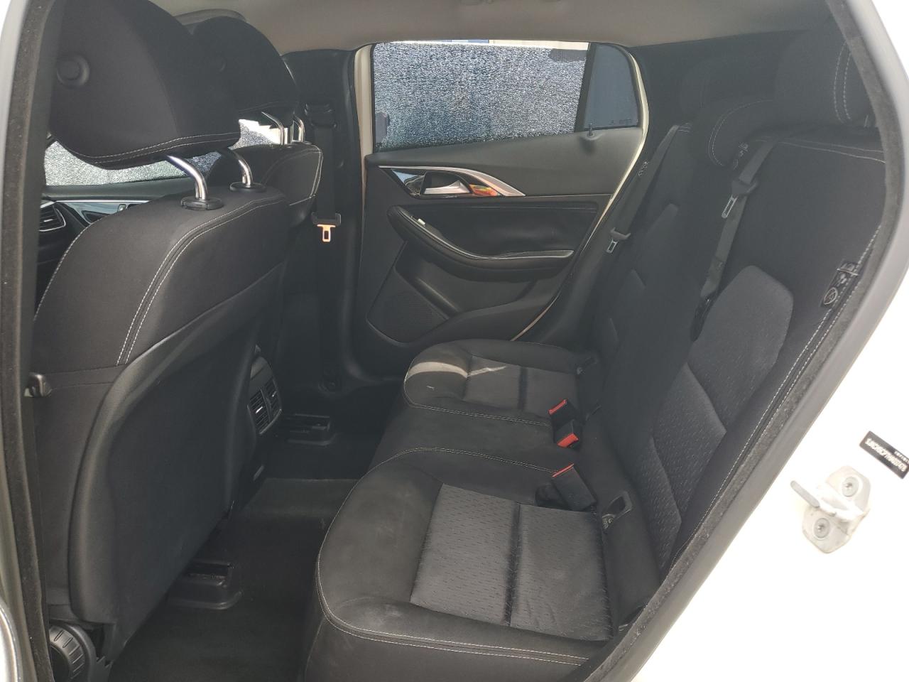 2017 Infiniti QX30 - Image 10