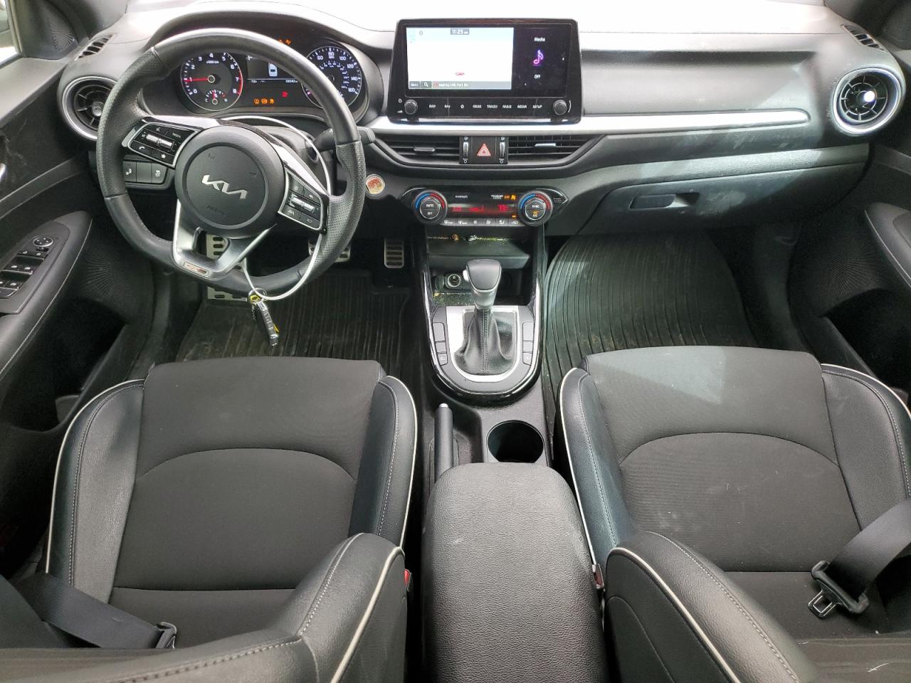 2023 Kia Forte - Image 8