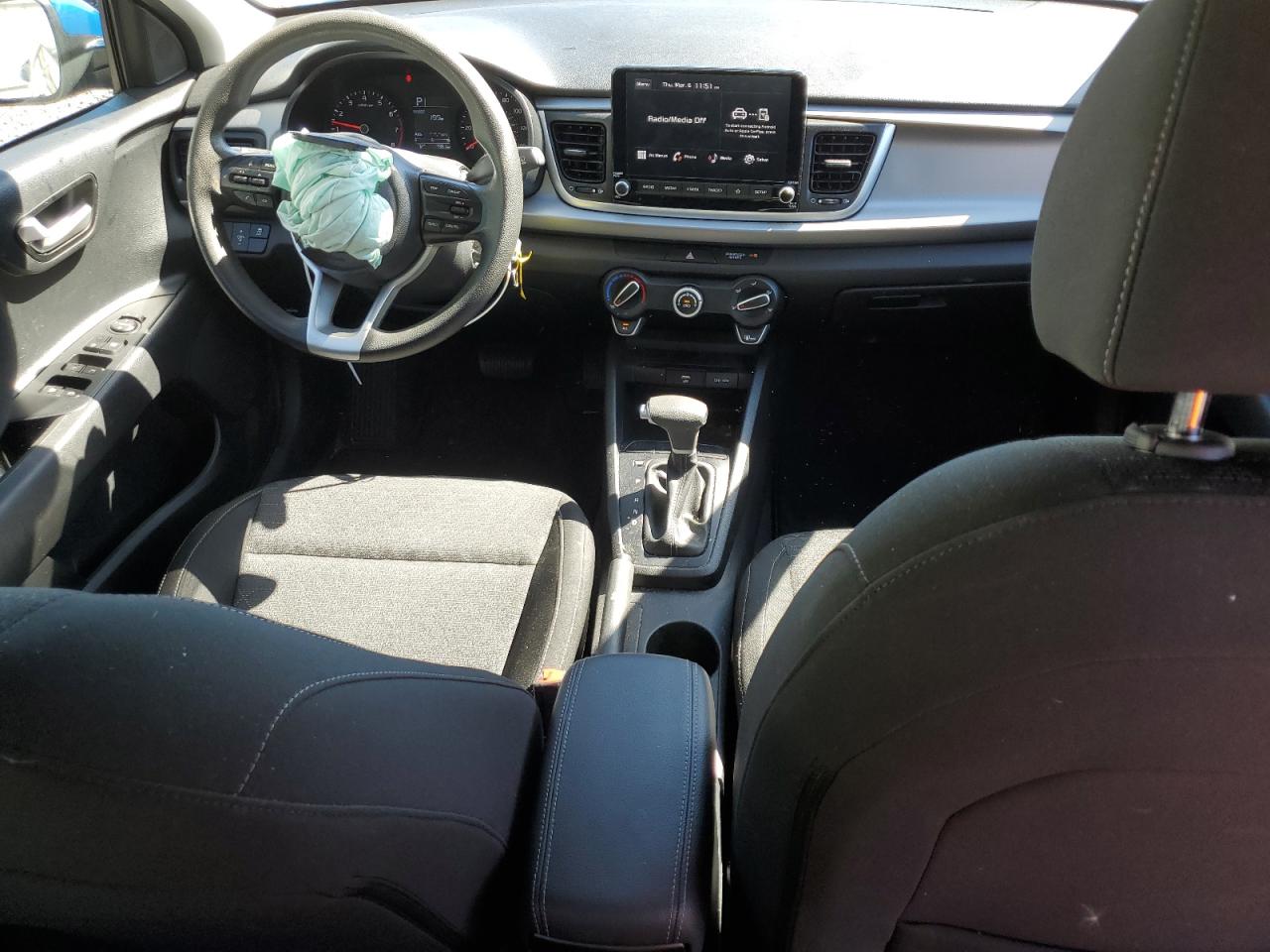 2023 Kia Rio - Image 8