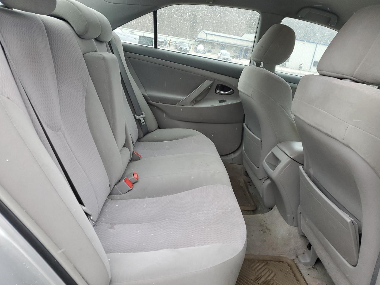 2010 Toyota Camry - Image 10