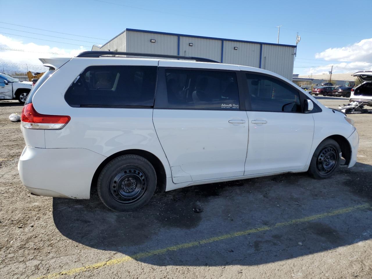 2012 Toyota Sienna - Image 3