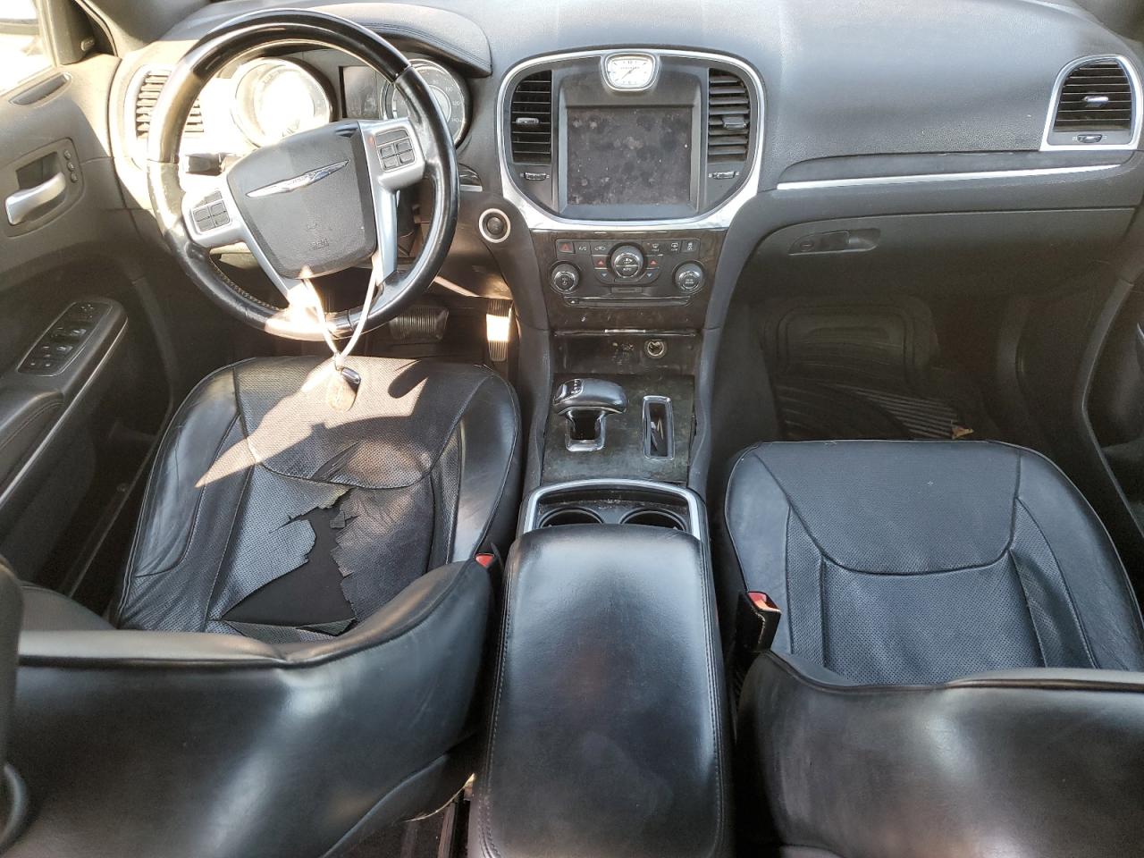 2014 Chrysler 300 - Image 8