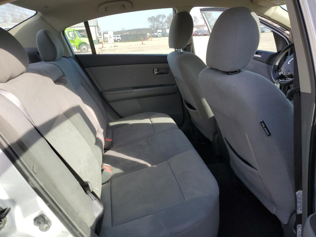 2009 Nissan Sentra - Image 10