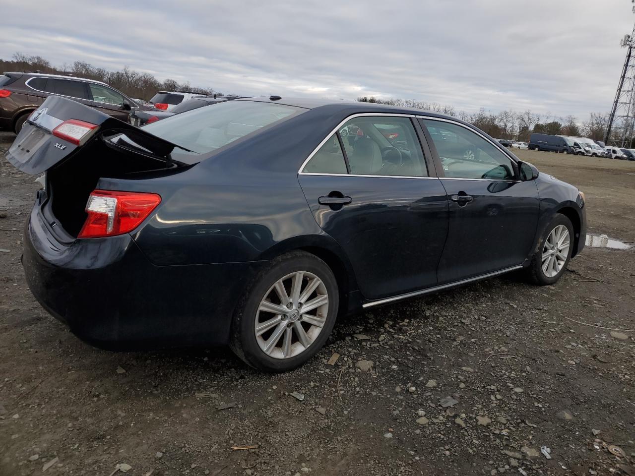 2014 Toyota Camry - Image 3