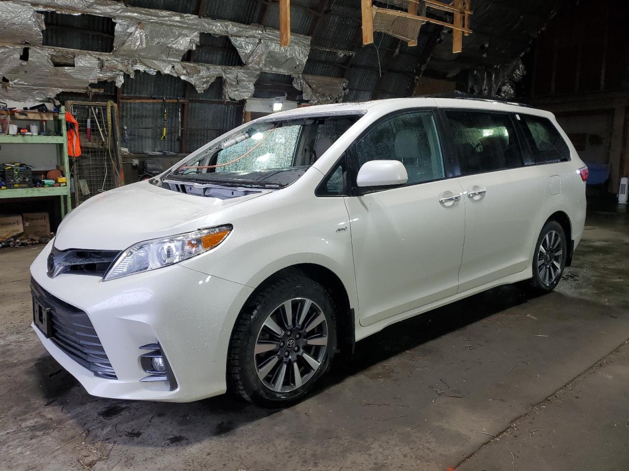 2019 Toyota Sienna - Image 1
