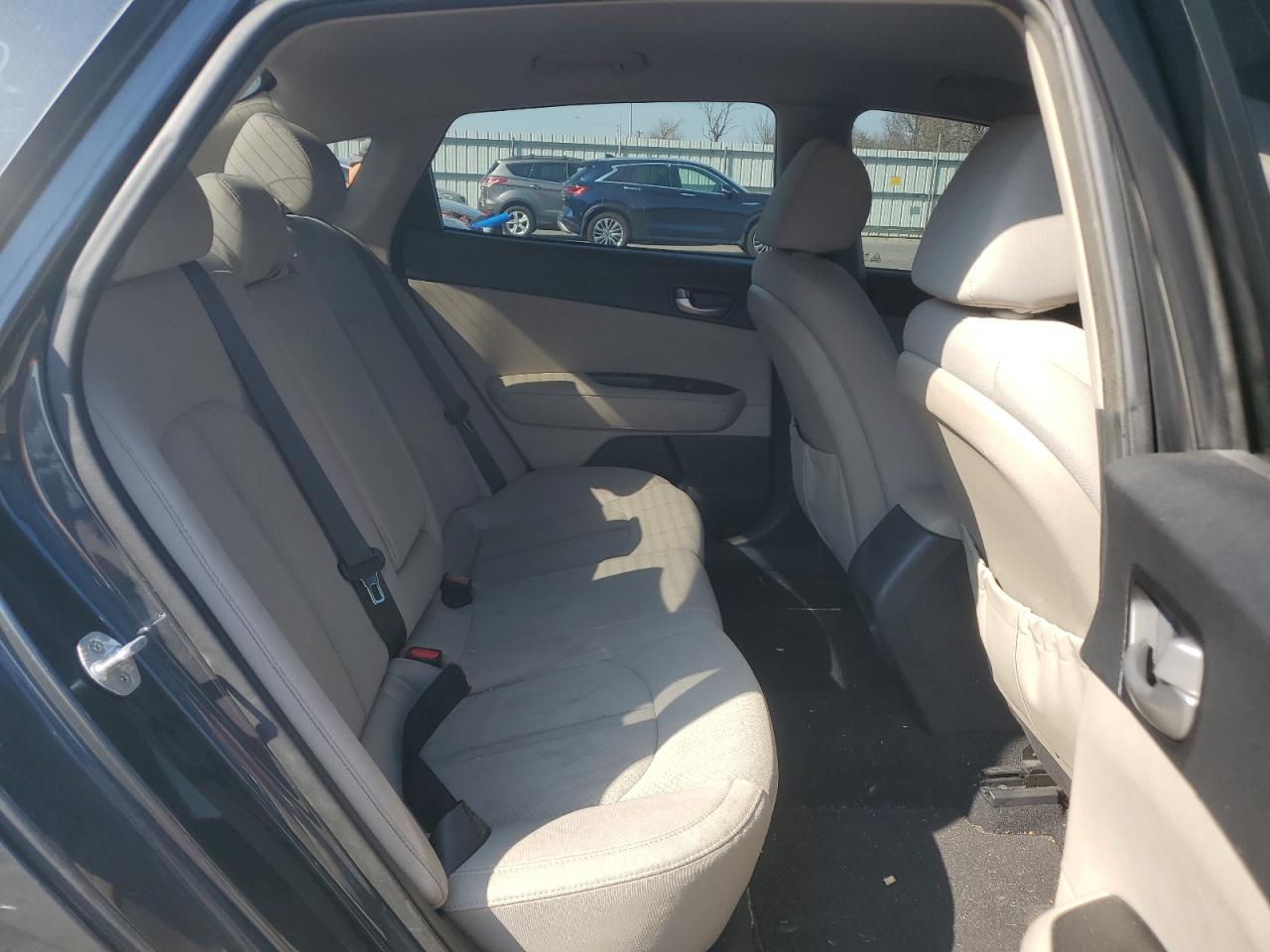 2016 Kia Optima - Image 10