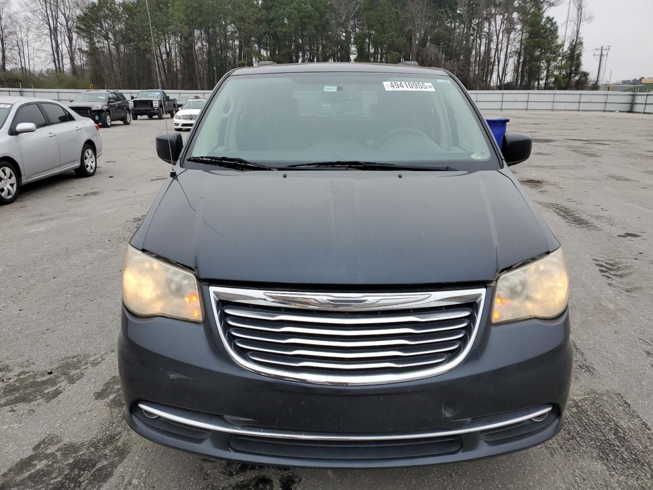 2014 Chrysler Town & Country - Image 5