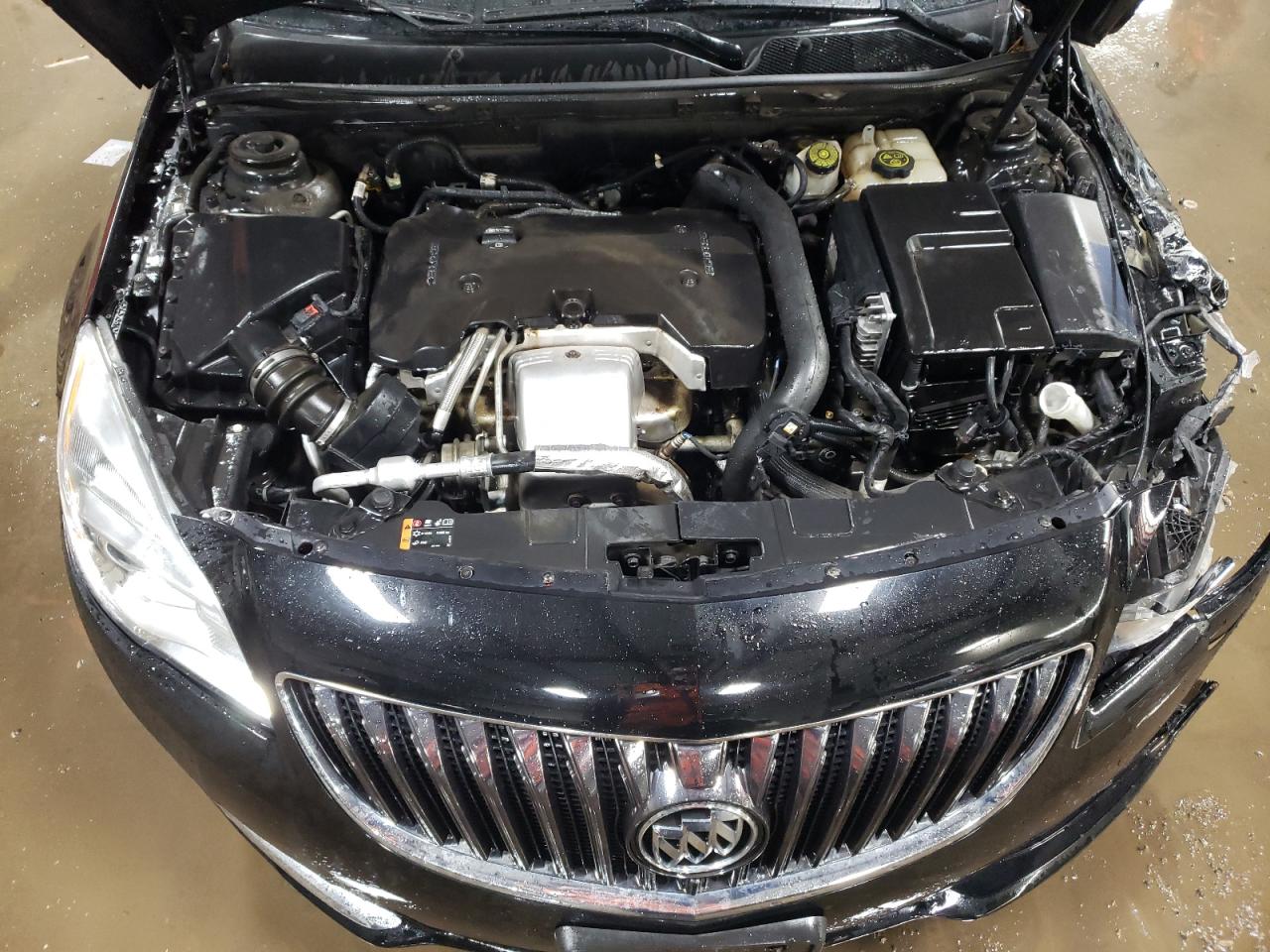 2015 Buick Regal - Image 11
