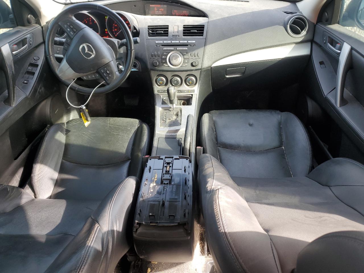 2011 Mazda 3 - Image 8