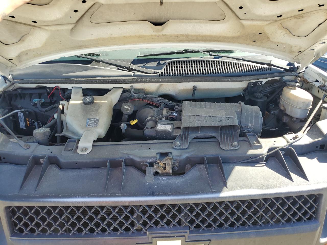 2012 Chevrolet Express - Image 11