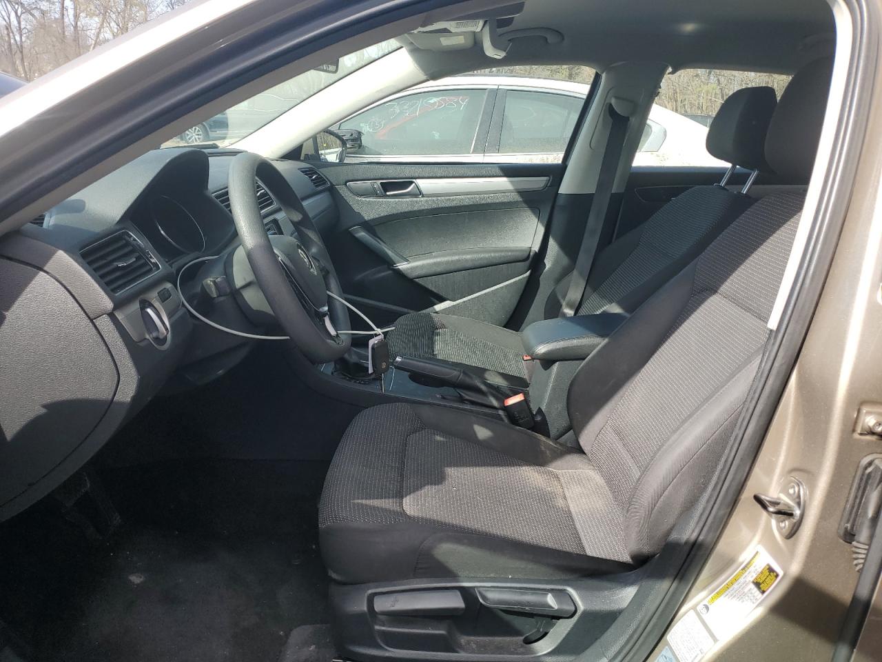 2016 Volkswagen Passat - Image 7