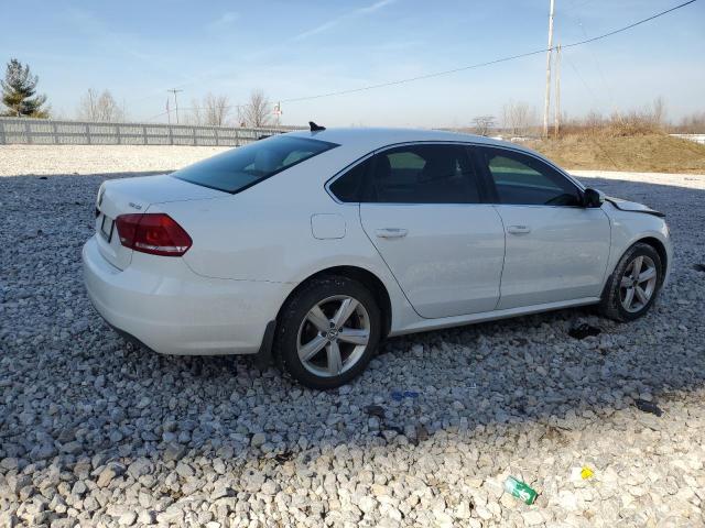 Sedans VOLKSWAGEN PASSAT 2013 Biały