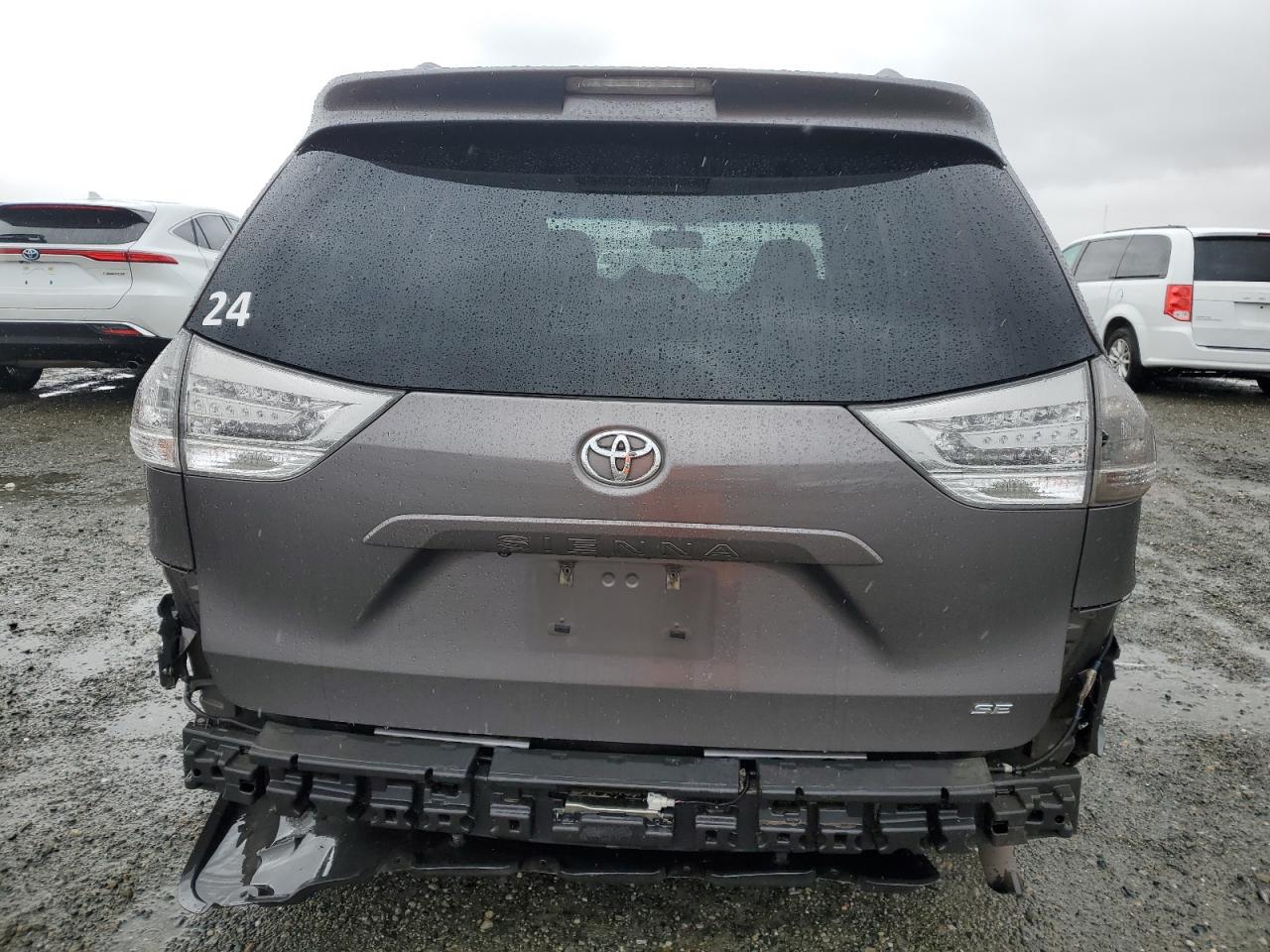 2015 Toyota Sienna - Image 6