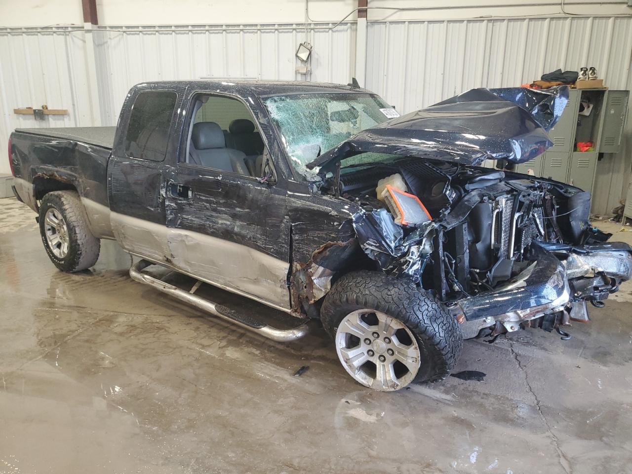 2006 Chevrolet Silverado - Image 4