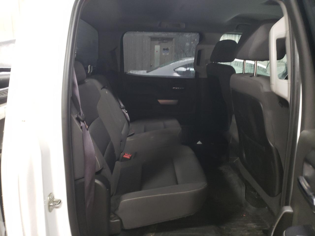 2014 Chevrolet Silverado - Image 10