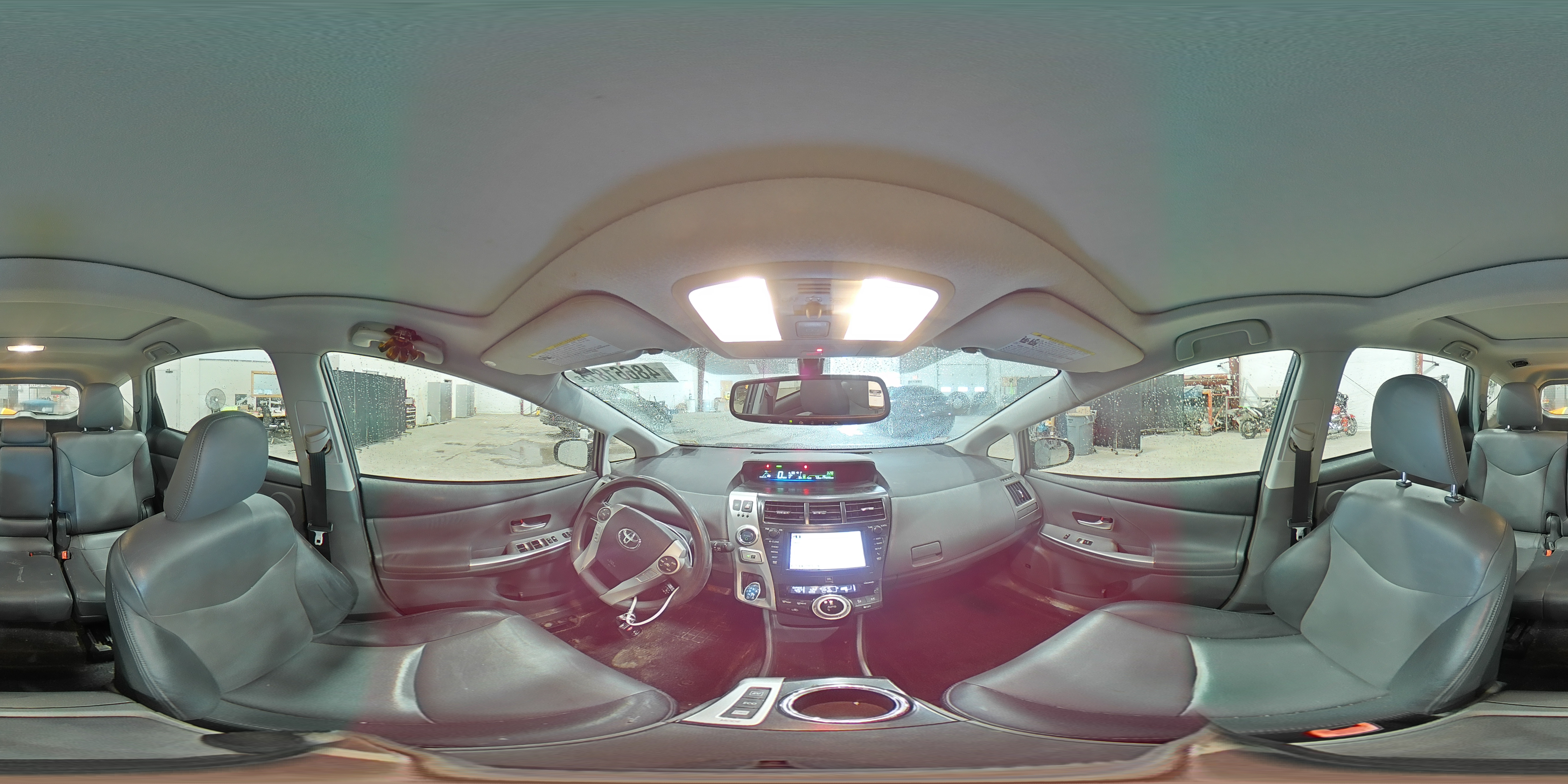 2012 Toyota Prius - Image 15