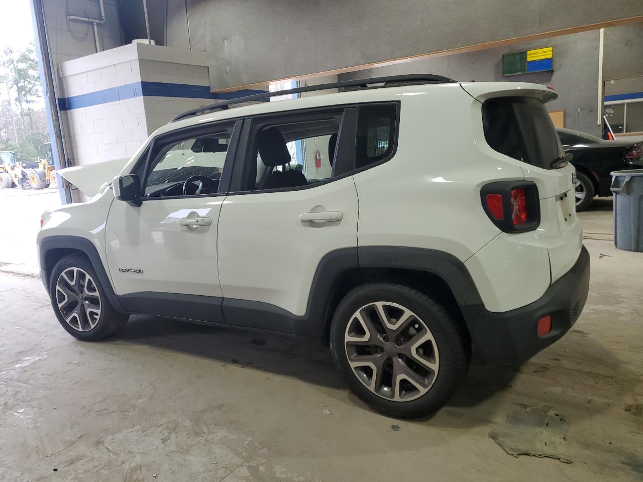 2015 Jeep Renegade - Image 2