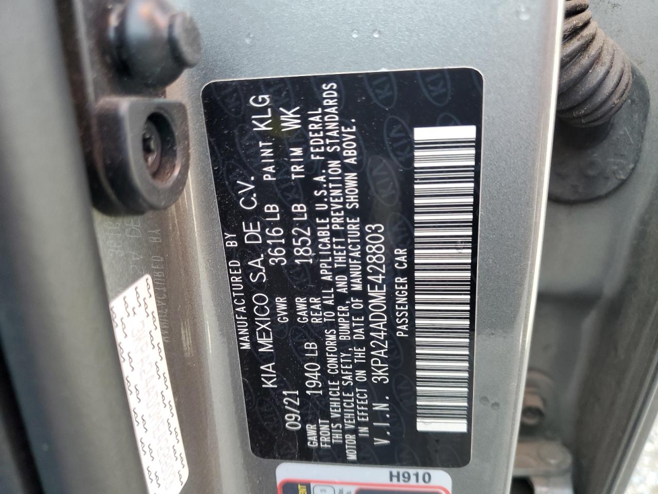 2021 Kia Rio - Image 12