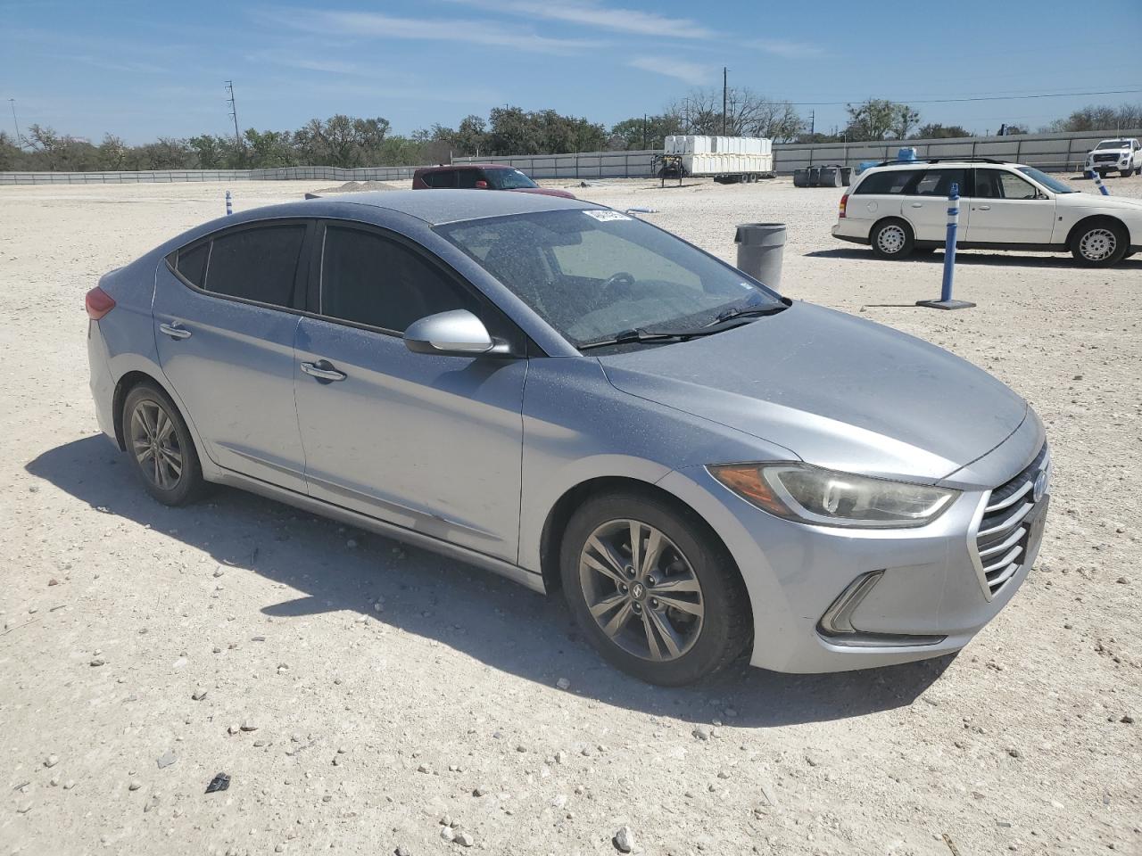 2017 Hyundai Elantra - Image 4