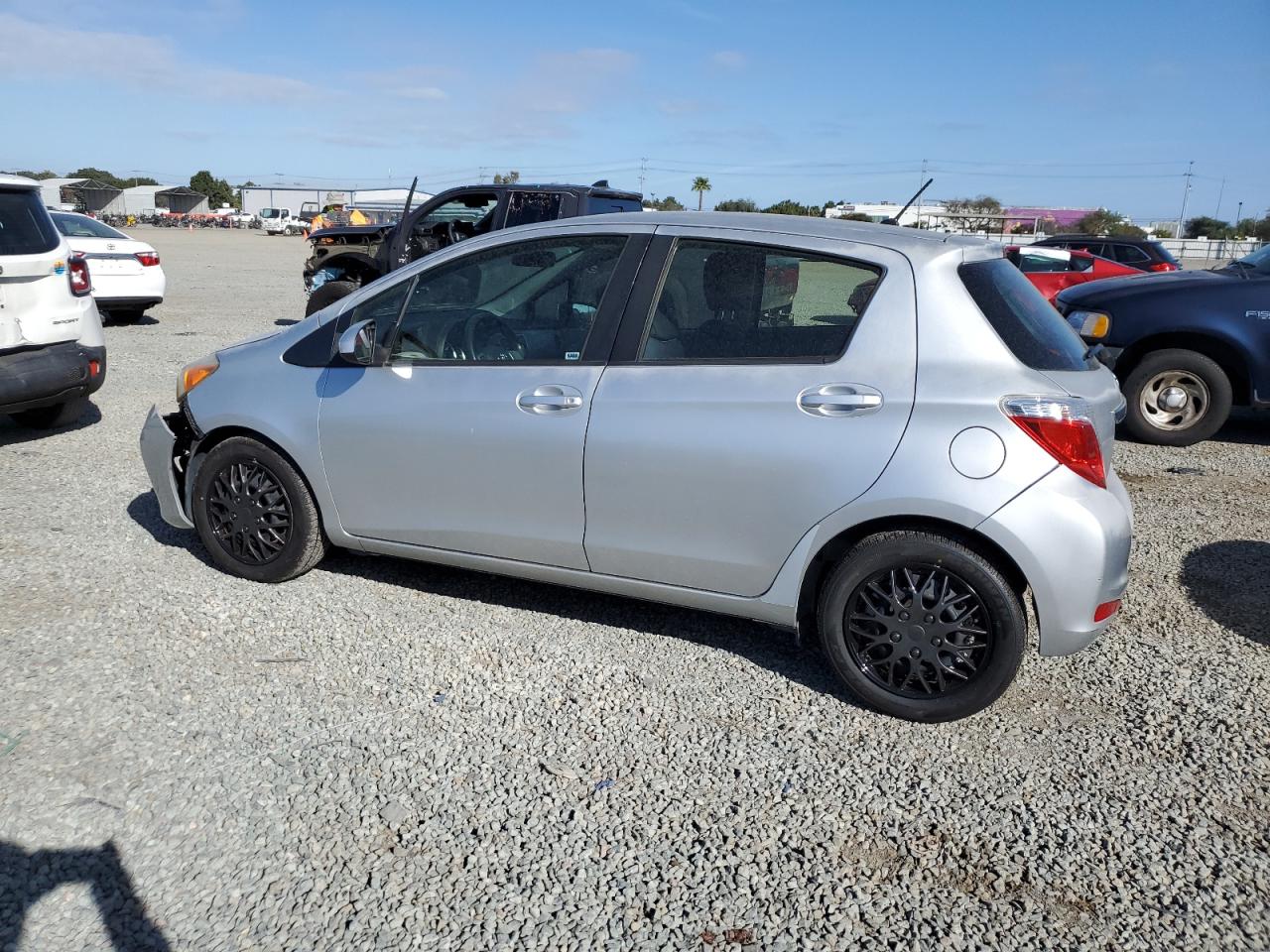 2014 Toyota Yaris - Image 2