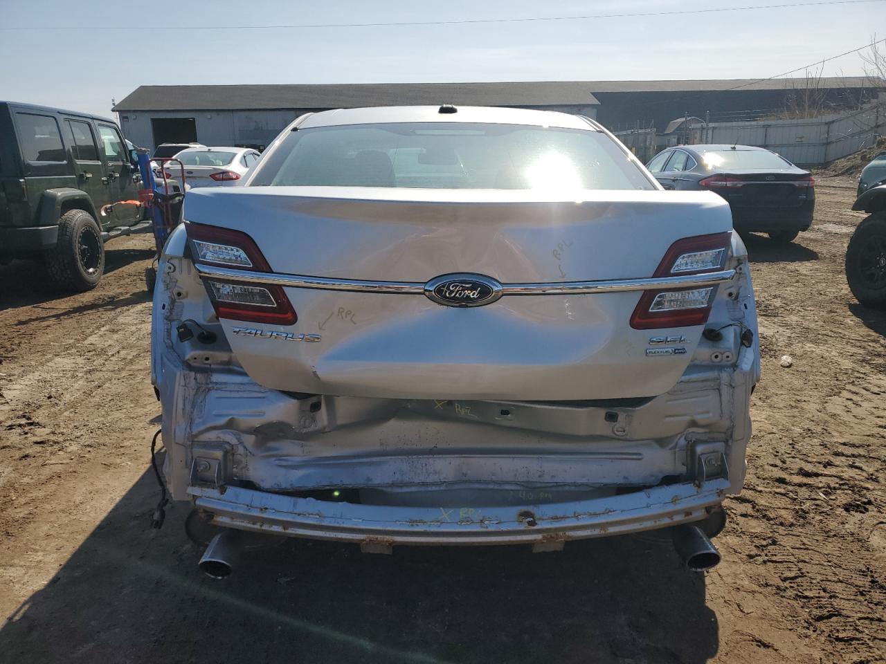 2018 Ford Taurus - Image 6