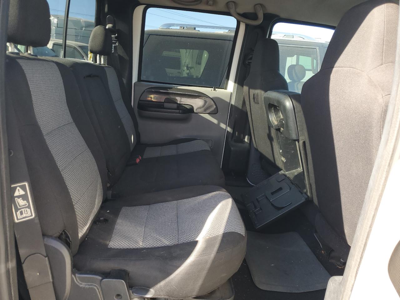 2004 Ford F250 - Image 10