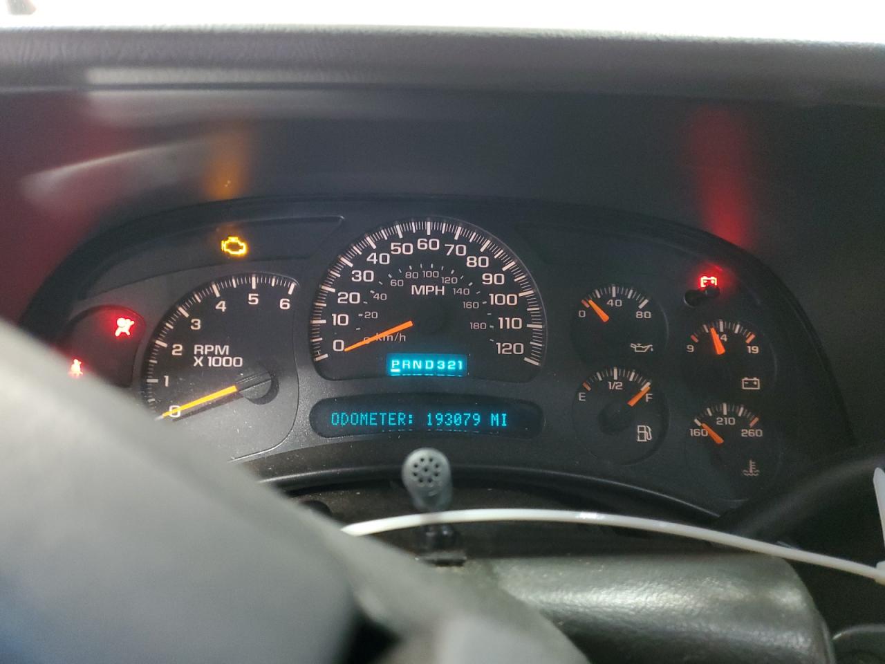 2004 Chevrolet Tahoe - Image 9