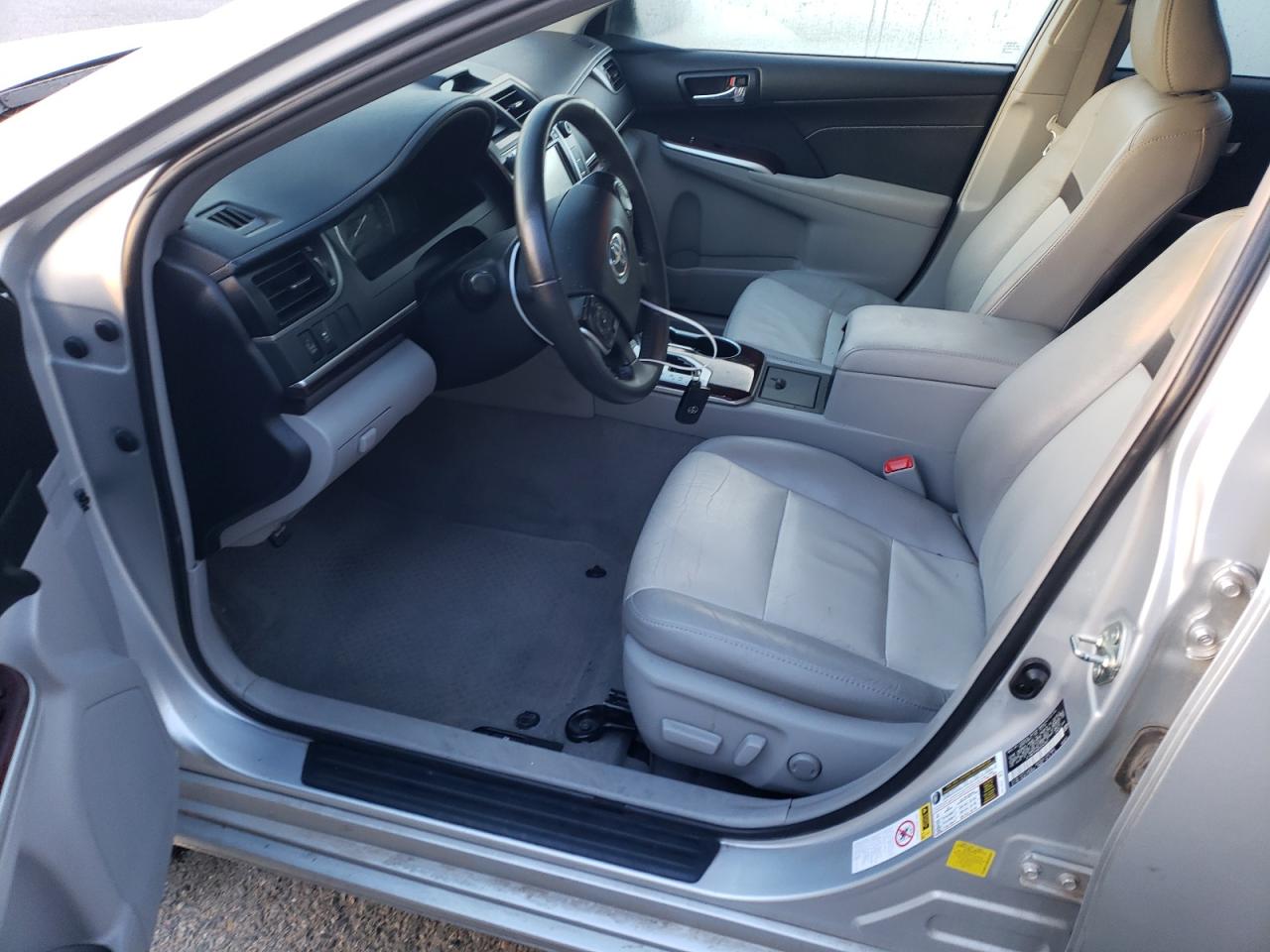 2014 Toyota Camry - Image 7