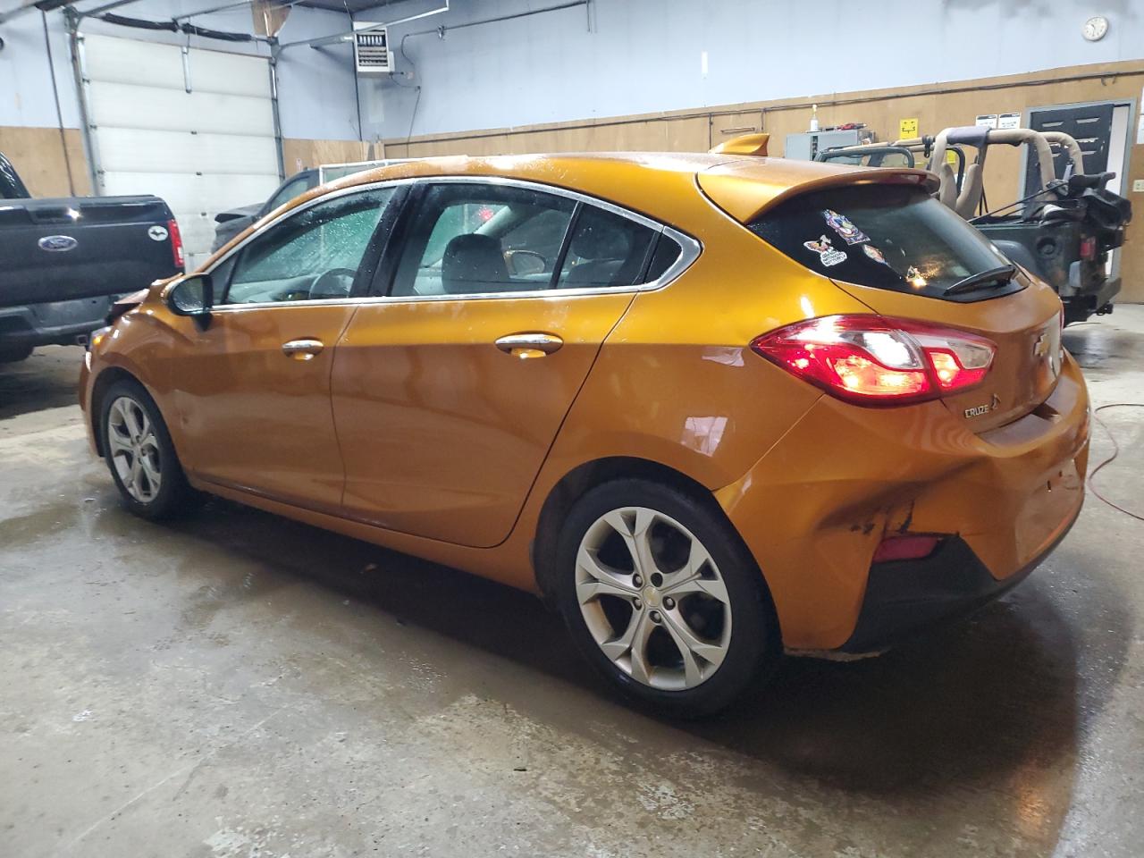2017 Chevrolet Cruze - Image 2