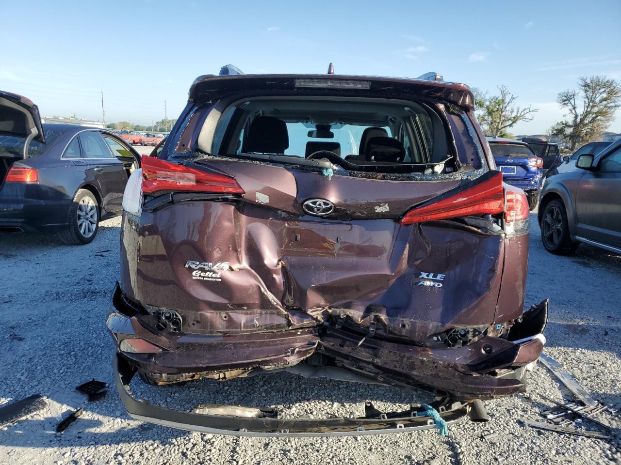 2017 Toyota RAV 4 - Image 6