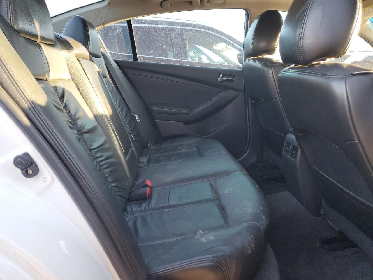 2011 Nissan Altima - Image 10
