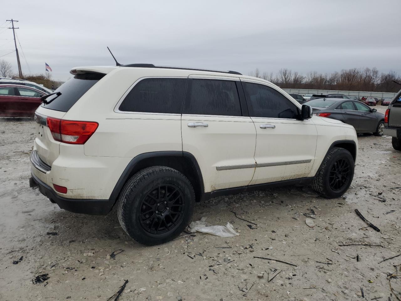2011 Jeep Grand Cherokee - Image 3