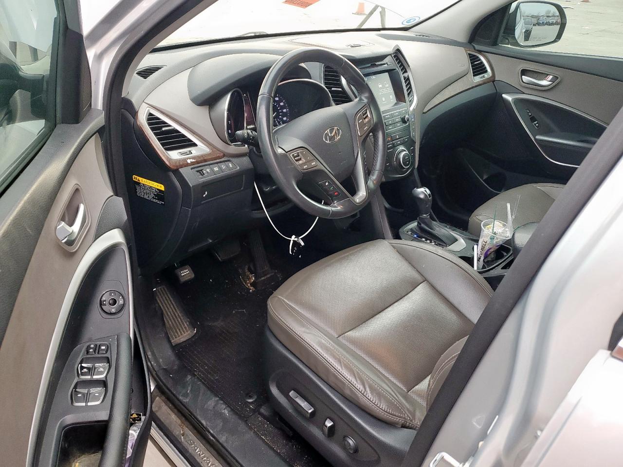2017 Hyundai Santa Fe - Image 8