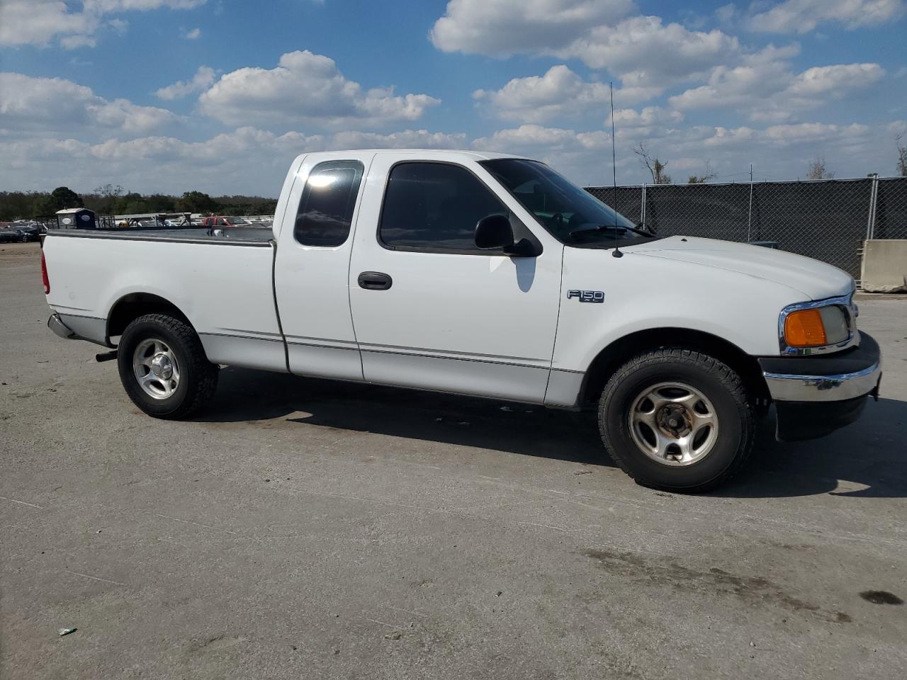2004 Ford F-150 - Image 4
