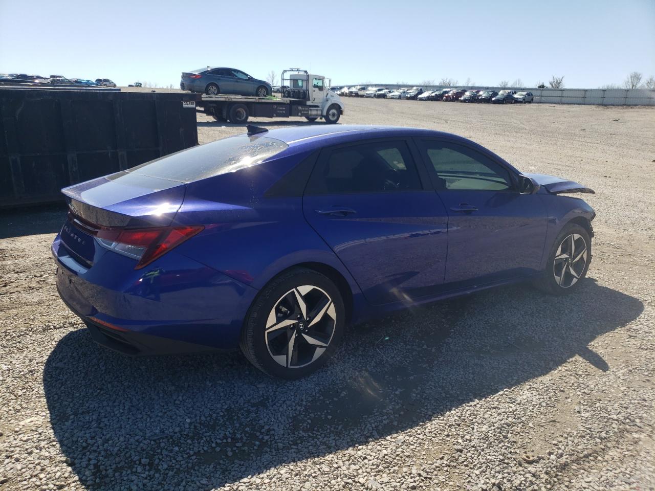 2023 Hyundai Elantra - Image 3