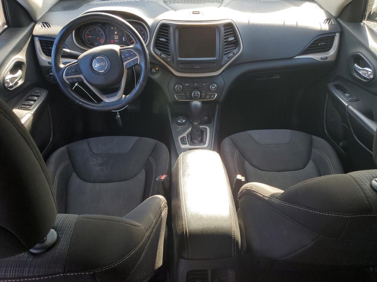 2015 Jeep Grand Cherokee - Image 8