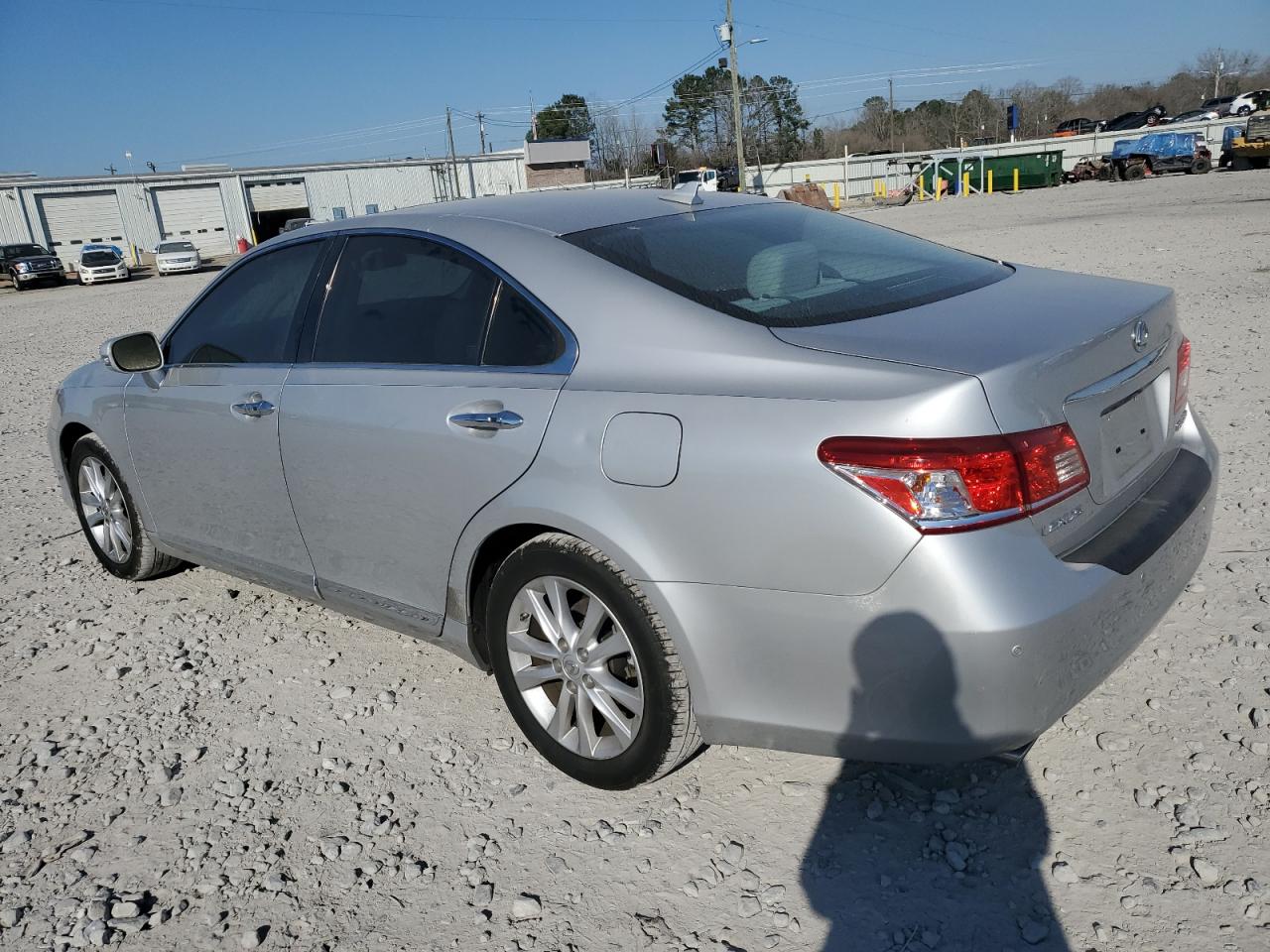2010 Lexus ES - Image 2