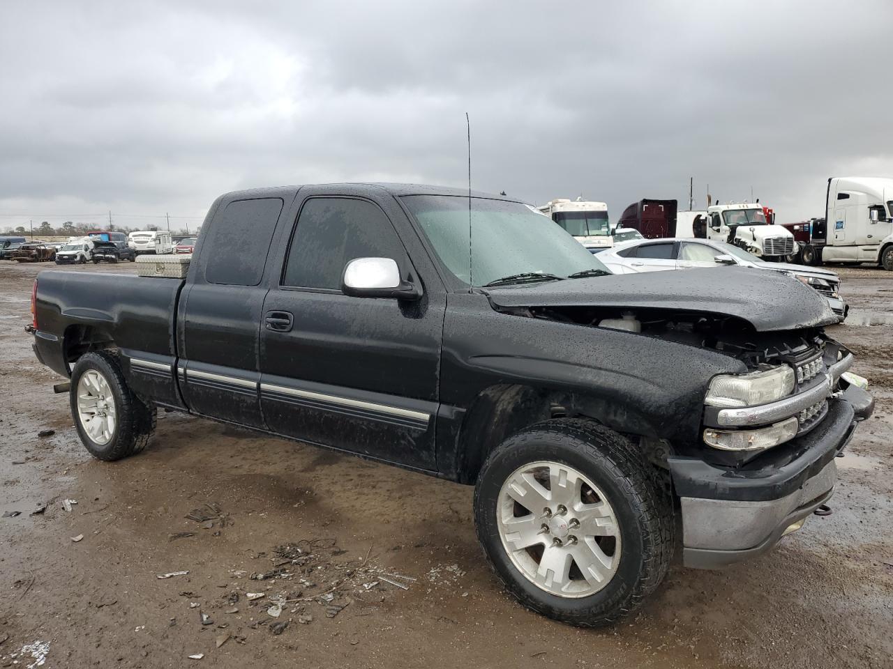 2001 Chevrolet Silverado - Image 4