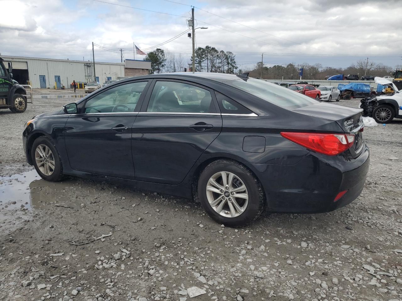 2014 Hyundai Sonata - Image 2