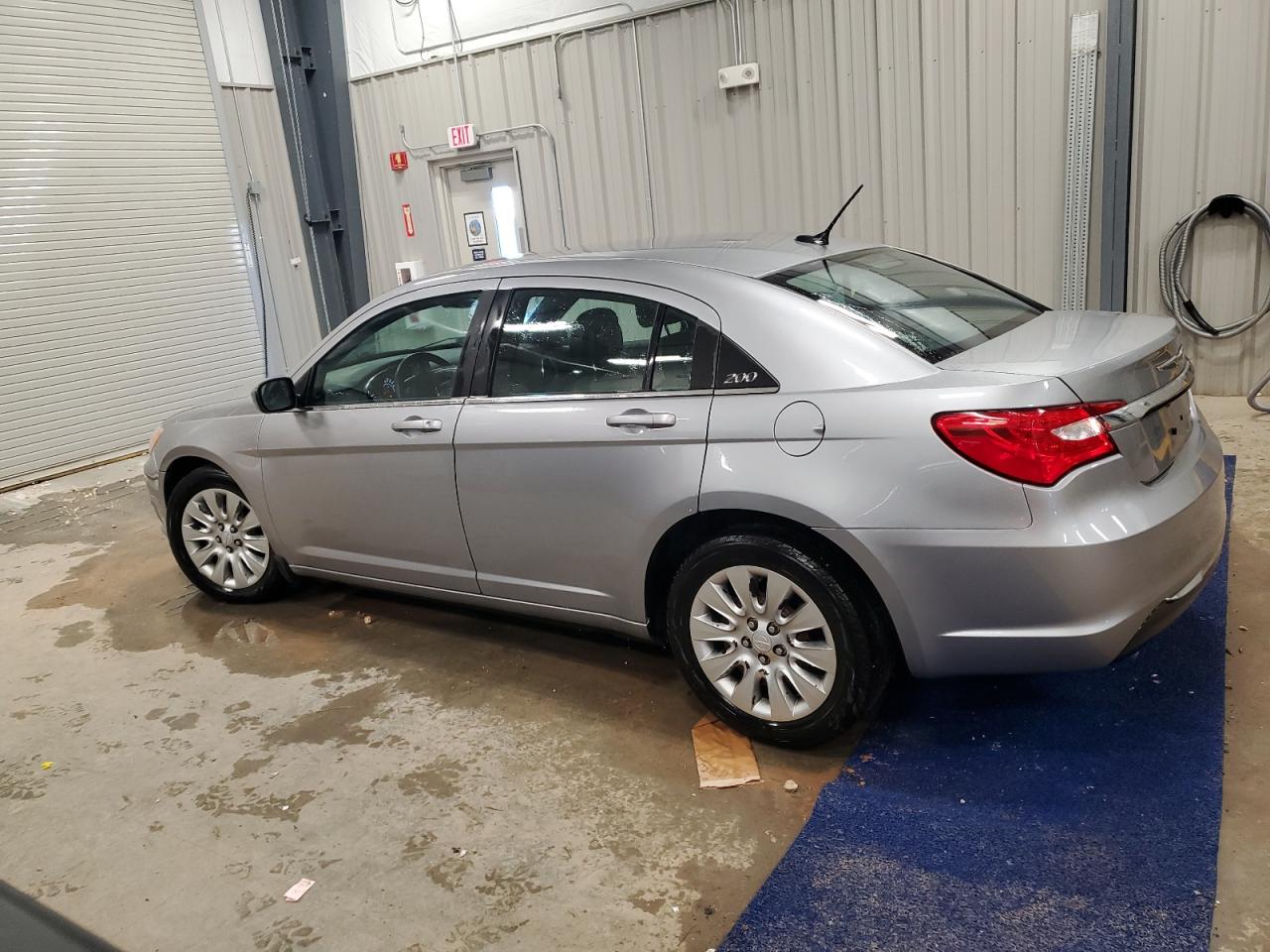 2013 Chrysler 200 - Image 2