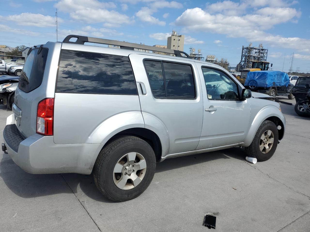 2011 Nissan Pathfinder - Image 3