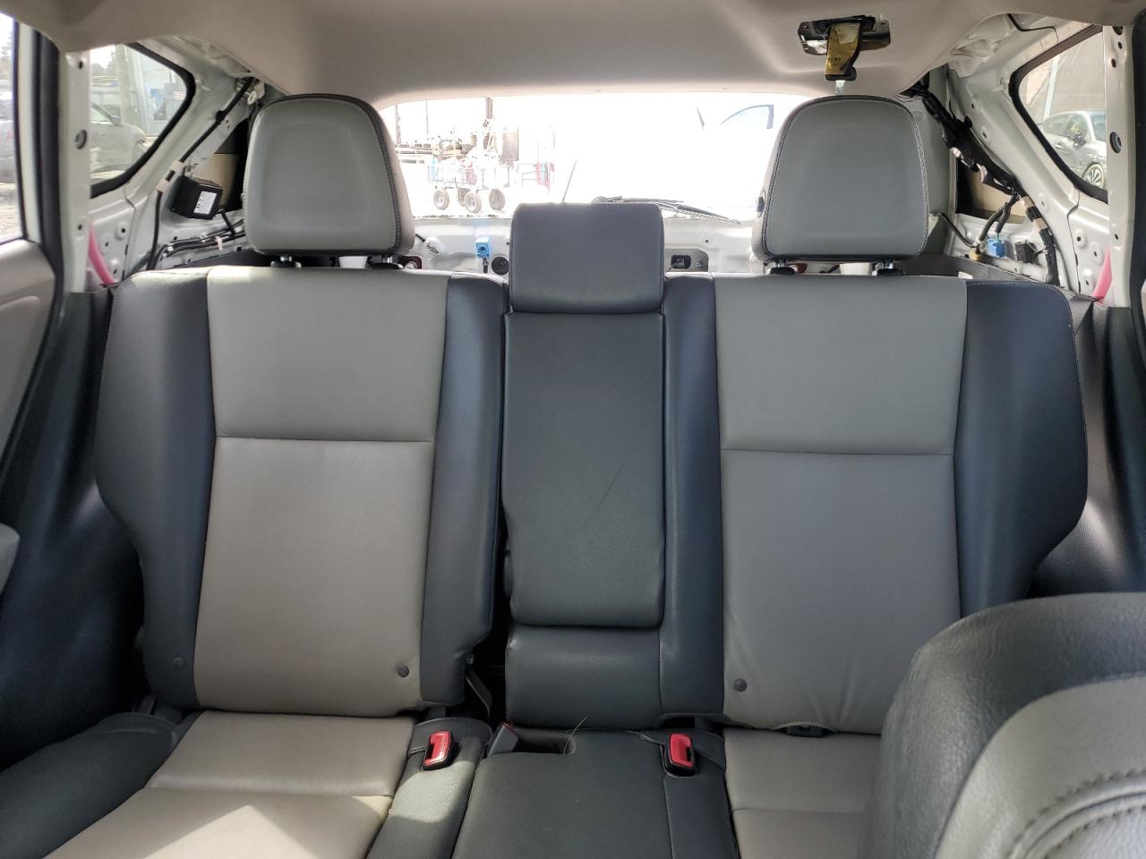 2013 Toyota RAV 4 - Image 10