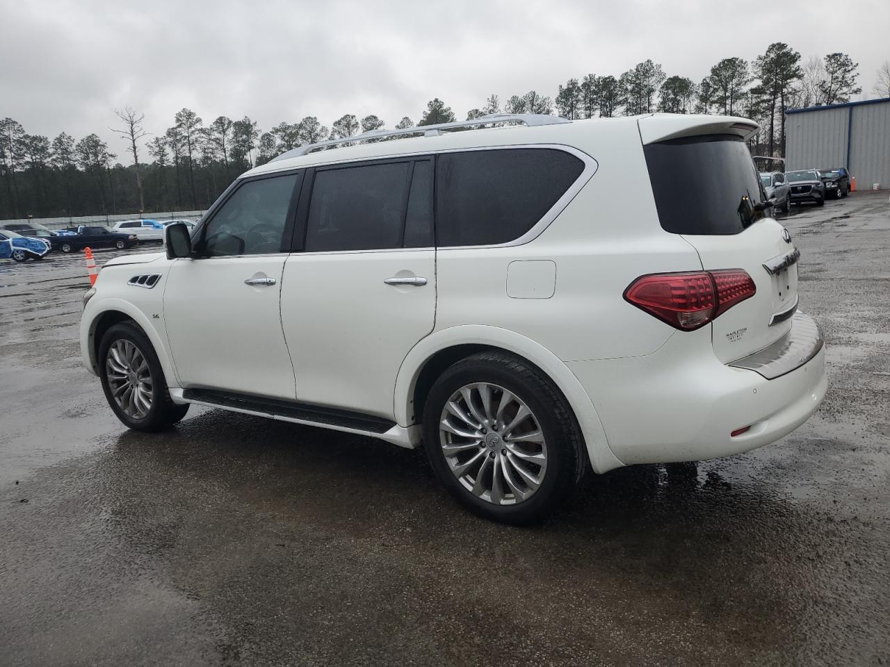 2015 Infiniti QX80 - Image 2
