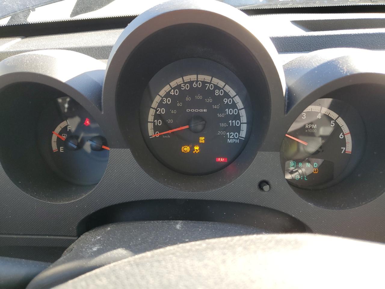 2010 Dodge Nitro - Image 9